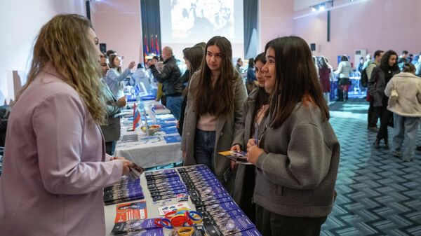 «Ուսումը Ռուսաստանում» ռուսական համալսարանների կրթական ցուցահանդես «Ուսումը Ռուսաստանում» ռուսական համալսարանների կրթական ցուցահանդես - Sputnik Արմենիա