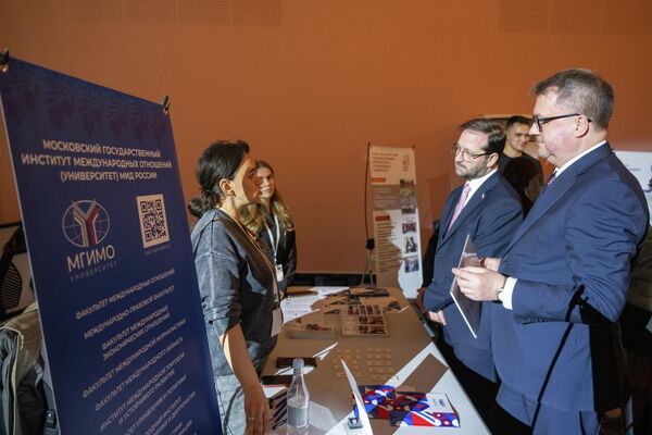 Образовательная выставка российских университетов Учёба в России (4 декабря 2025). Еревaн Образовательная выставка российских университетов Учёба в России (4 декабря 2025). Еревaн - Sputnik Армения