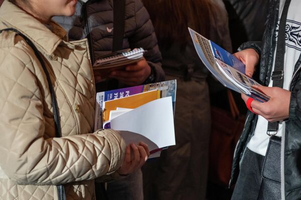 Образовательная выставка российских университетов Учёба в России (4 декабря 2025). Еревaн Образовательная выставка российских университетов Учёба в России (4 декабря 2025). Еревaн - Sputnik Армения