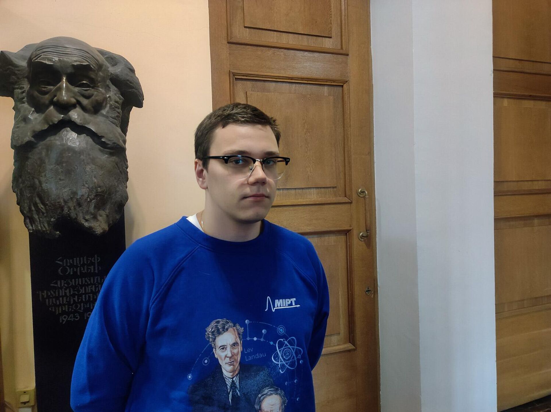 Ведущий специалист отдела по привлечению иностранных студентов МФТИ (Московского физико-технического института) Илья Попов Ведущий специалист отдела по привлечению иностранных студентов МФТИ (Московского физико-технического института) Илья Попов - Sputnik Армения, 1920, 05.12.2025