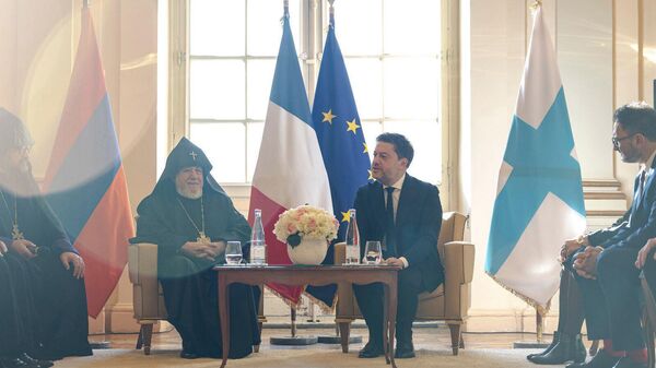 Католикос Гарегон Второй встретился с мэром Марселя Бенуа Пайяном (4 декабря 2025). Марсель - Sputnik Армения