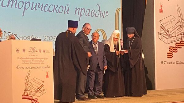 Преподаватель ереванского филиала МГУ Степан Степанянц получил признание на международном конкурсе о памяти Великой Победы (26 ноября 2025). Москвa - Sputnik Армения