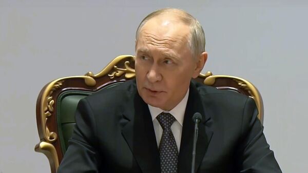 Президент РФ Владимир Путин и премьер-министр Индии Нарендра Моди на российско-индийском бизнес-форуме (5 декабря 2025). Нью-Дели - Sputnik Армения