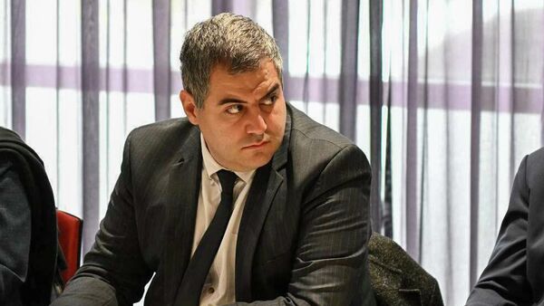 Политолог Грант Микаелян на экспертной конференции Формат 3+3: перспективы и возможные варианты регионального сотрудничества (6 декабря 2025). Еревaн - Sputnik Армения