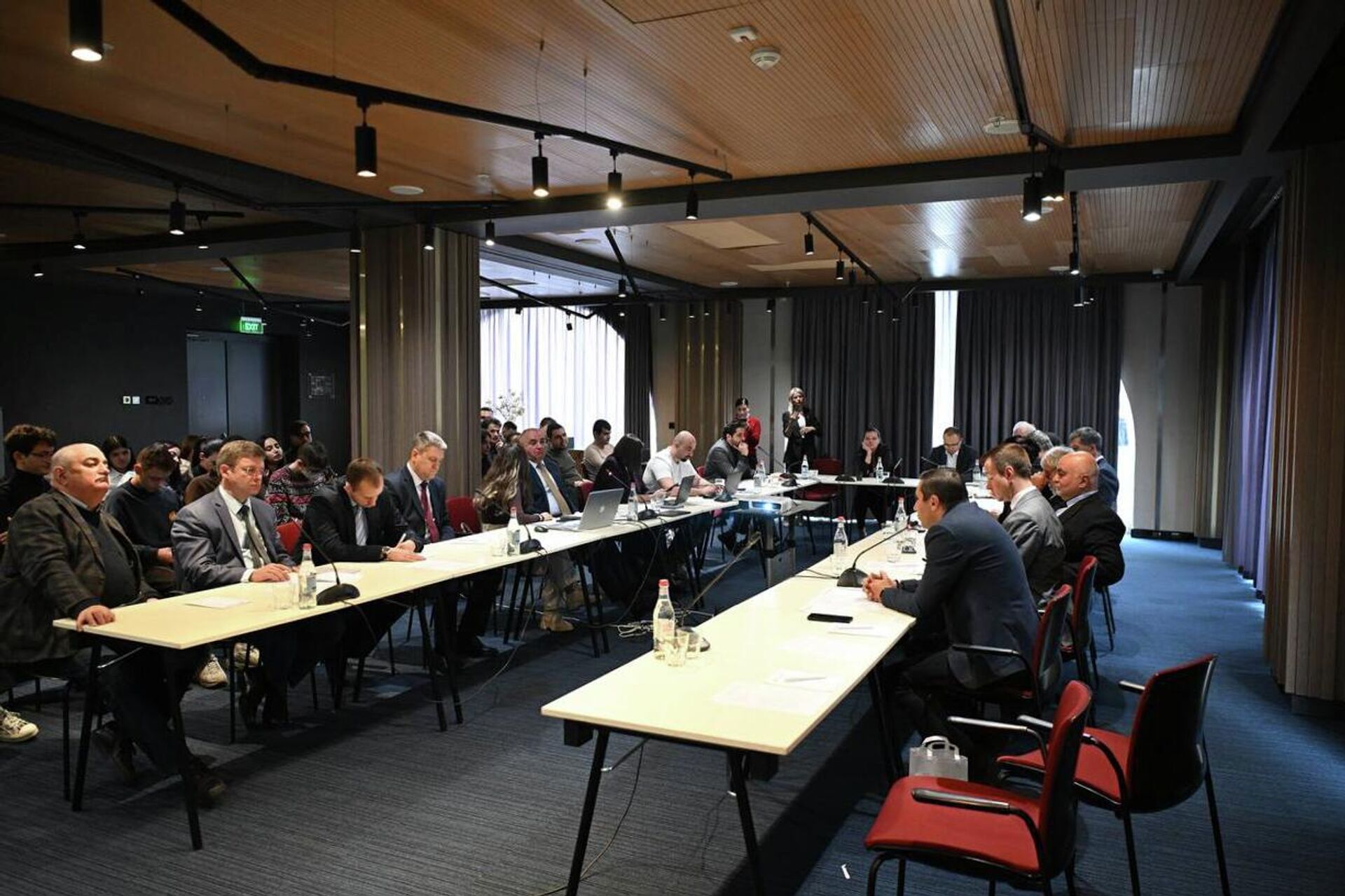 Экспертная конференция Формат 3+3: перспективы и возможные варианты регионального сотрудничества (6 декабря 2025). Еревaн - Sputnik Армения, 1920, 06.12.2025