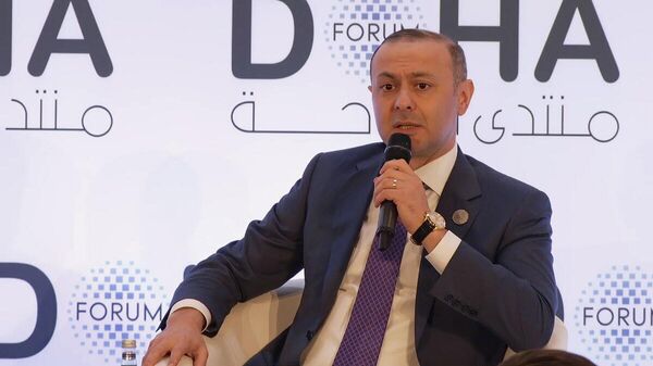 Секретарь Совбезa Армен Григорян во время панельной дискуссии Долгосрочный мир между Арменией и Азербайджаном: Вашингтонское соглашение и общее будущее в рамках Doha Forum 25 (6 декабря 2025). Доха - Sputnik Արմենիա