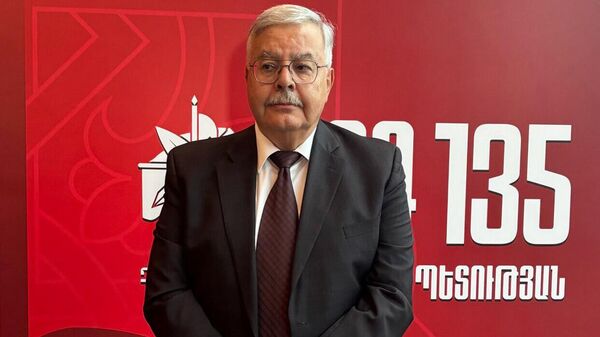 Председатель Центрального совета АРФ Дашнакцутюн Акоп Тер-Хачатурян во время торжественного мероприятия, посвященного 135-летию АРФД (6 декабря 2025). Еревaн - Sputnik Армения