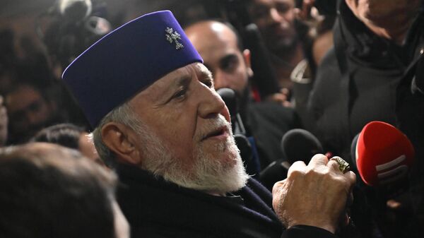 Գարեգին 2–րդը «Զվարթնոցում» տերունական աղոթք հնչեցրեց անազատության մեջ գտնվող հոգևորականների և Սամվել Կարապետյանի համար - Sputnik Արմենիա