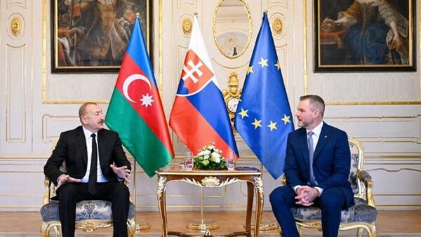 Встреча президента Азербайджанской Республики Ильхама Алиева с Президентом Словацкой Республики Петером Пеллегрини (8 декабря 2025). Братислава Встреча президента Азербайджанской Республики Ильхама Алиева с Президентом Словацкой Республики Петером Пеллегрини (8 декабря 2025). Братислава - Sputnik Армения