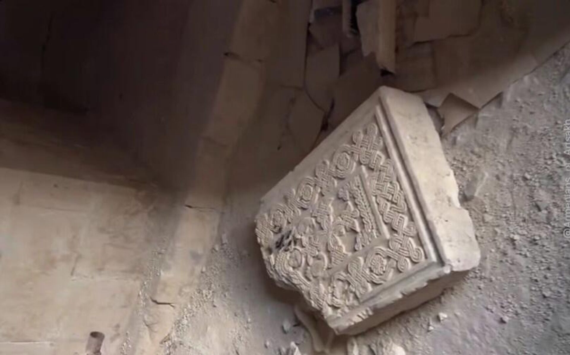 Азербайджанцы осквернили и разрушили монастырь Ериц Манканц (XVII век) в Арцахе - Sputnik Армения, 1920, 09.12.2025