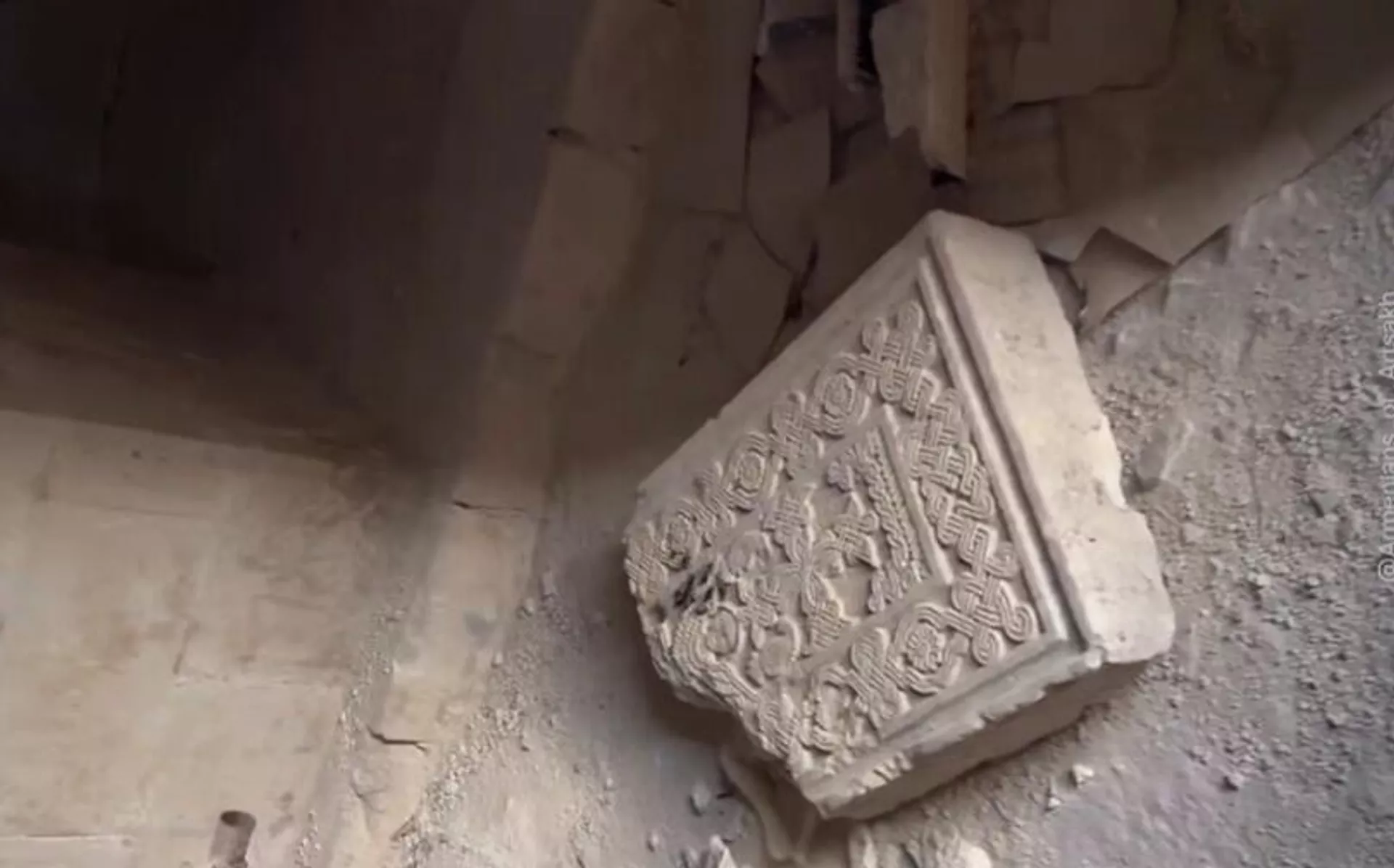 Азербайджанцы осквернили и разрушили монастырь Ериц Манканц (XVII век) в Арцахе Азербайджанцы осквернили и разрушили монастырь Ериц Манканц (XVII век) в Арцахе - Sputnik Արմենիա, 1920, 09.12.2025