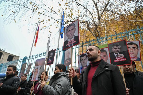 Բողոքի ակցիա ՄԱԿ-ի հայաստանյան գրասենյակի մոտ - Sputnik Արմենիա