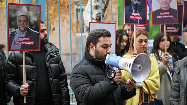 Բողոքի ակցիա ՄԱԿ-ի հայաստանյան գրասենյակի մոտ - Sputnik Արմենիա