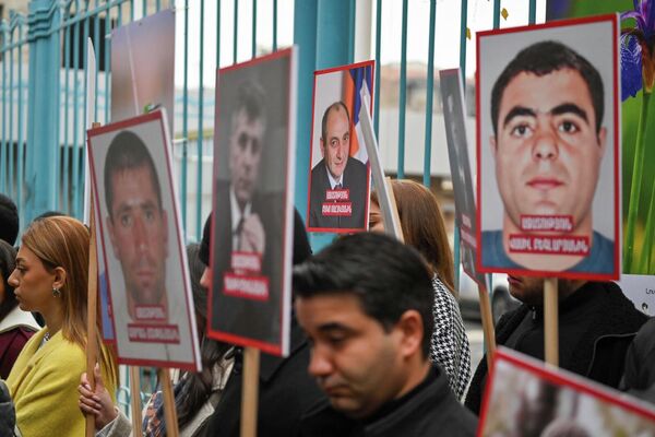 Բողոքի ակցիա ՄԱԿ-ի հայաստանյան գրասենյակի մոտ - Sputnik Արմենիա