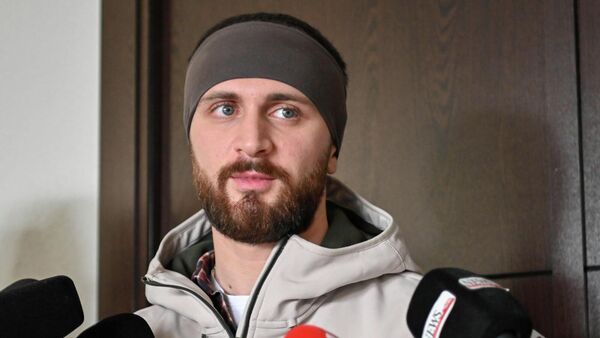 Роман Ерицян отвечает на вопросы журналистов (11 декабря 2025). Еревaн - Sputnik Армения