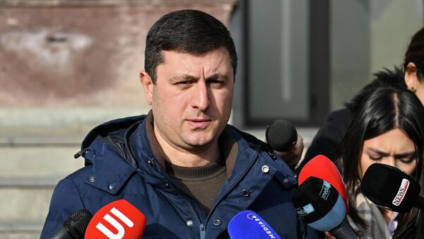 Тигран Абраамян отвечает на вопросы журналистов (11 декабря 2025). Еревaн Тигран Абраамян отвечает на вопросы журналистов (11 декабря 2025). Еревaн - Sputnik Армения