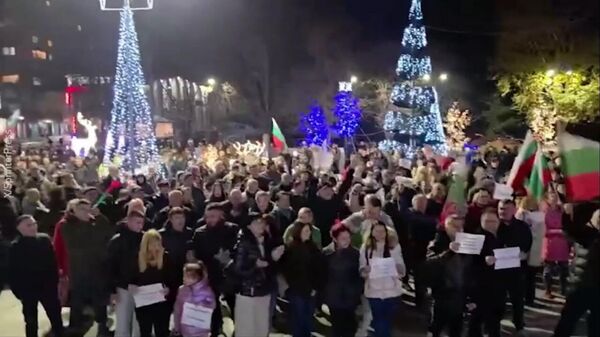 Премьер Болгарии после ночных протестов объявил об отставке правительства - Sputnik Армения