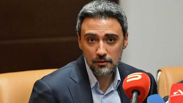 Адвокат Арам Вардеванян во время пресс-конференции (12 декабря 2025). Еревaн Адвокат Арам Вардеванян во время пресс-конференции (12 декабря 2025). Еревaн - Sputnik Армения