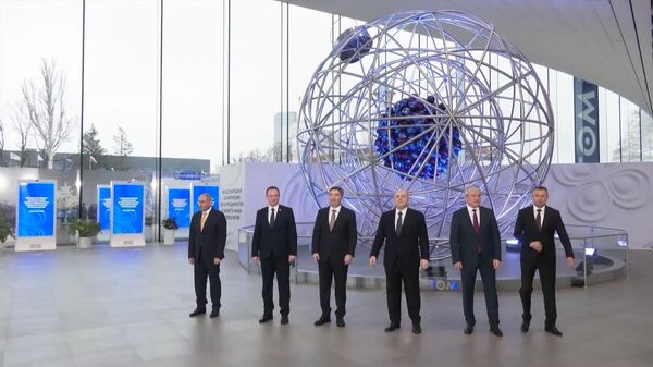 Пашинян вместе с премьер-министрами стран ЕАЭС ознакомился с экспозицией музея Атом на ВДНХ в Москве - Sputnik Արմենիա