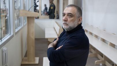 Рубен Варданян во время суда (12 декабря 2025). Баку