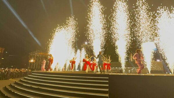 Գլխավոր տոնածառի լույսերի վառման արարողությունը Երևանում - Sputnik Արմենիա