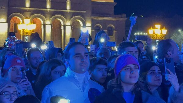 Քաղաքապետ Տիգրան Ավինյանն ընտանիքի հետ - Sputnik Արմենիա