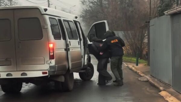 ФСБ задержала в Мариуполе подростка, подозреваемого в поджоге вышки оператора связи - Sputnik Արմենիա