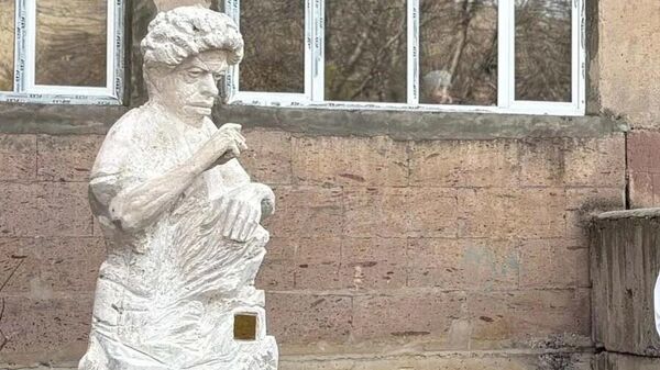 Պարույր Սևակի արձանը - Sputnik Արմենիա