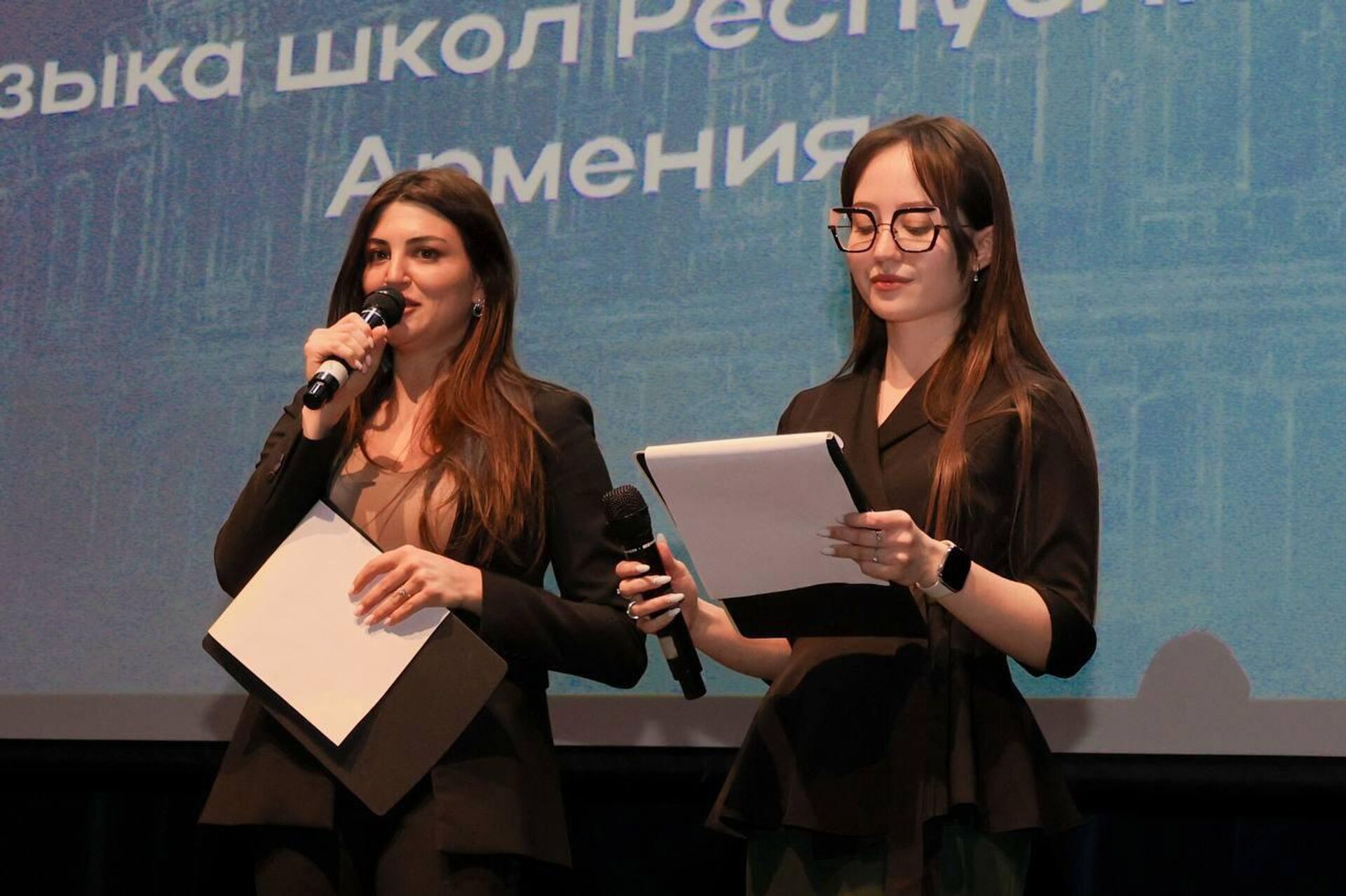 Торжественная церемония награждения учителей русского языка общеобразовательных школ Армении (16 декабря 2025). Ереван - Sputnik Արմենիա, 1920, 16.12.2025