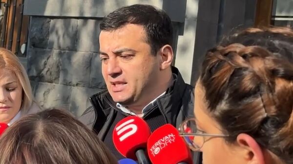 Տիգրան Ավինյանը հողի գող է. Արթուր Չախոյան - Sputnik Արմենիա