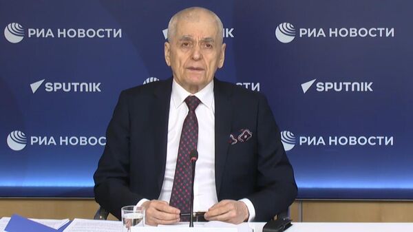 Геннадий Онищенко во время видеомоста на тему Биобезопасность стран ЕАЭС (17 декабря 2025). Москва - Sputnik Армения