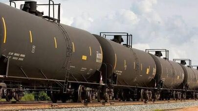 Цистерны с азербайджанским бензином