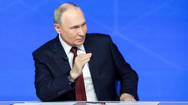 Путин подтвердил, что очень редко, но бывает, что он ездит по Москве сам за рулем, инкогнито - Sputnik Армения