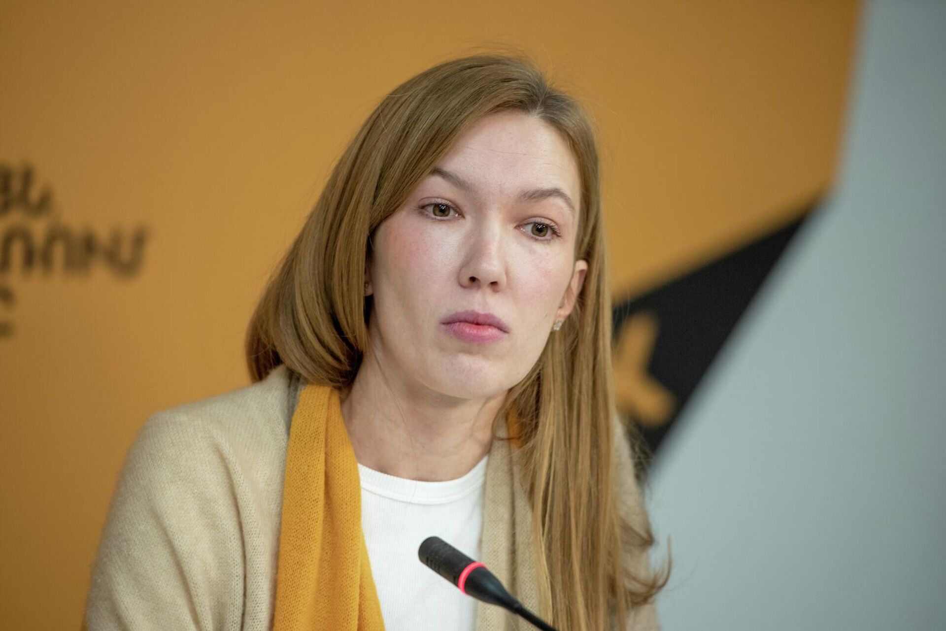 Физиотерапевт Юлия Марьянская на пресс-конференции о работе волонтерской программы Миссия добро (19 декабря 2025). Еревaн - Sputnik Армения, 1920, 19.12.2025