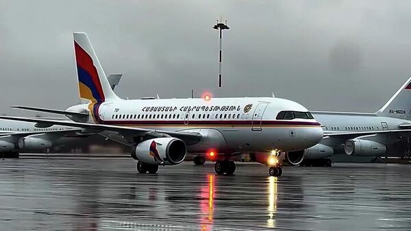 Премьер-министр Никол Пашинян прибыл в Санкт-Петербург - Sputnik Армения