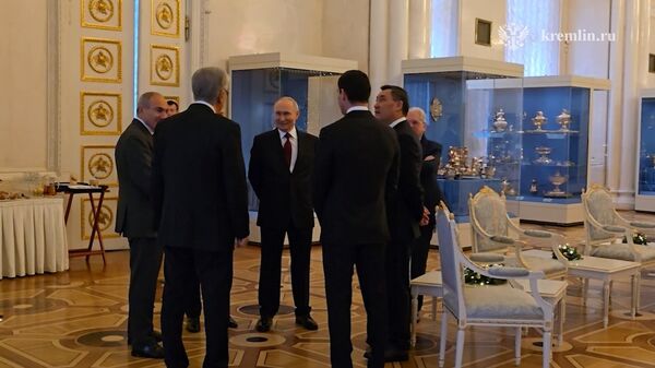 Պուտինը ԱՊՀ երկրների ղեկավարների հետ շրջել է Էրմիտաժում - Sputnik Արմենիա