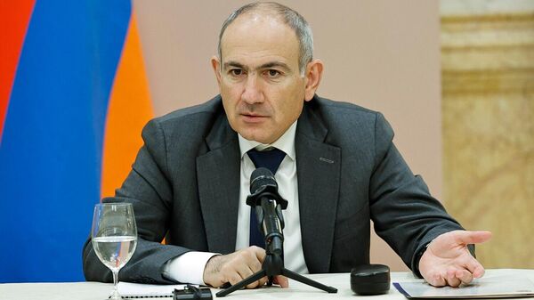 Премьер-министр Никол Пашинян во время встречи с представителями армянской диаспоры Санкт-Петербурга (22 декабря 2025). Санкт-Петербург - Sputnik Армения