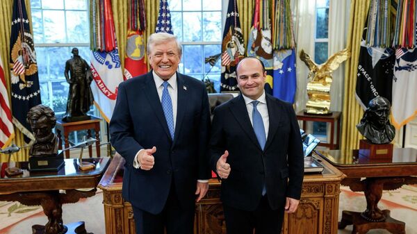 Посол Нарек Мкртчян встретился с президентом США Дональдом Трампом в Белом доме (243 декабря 2025). Вашингтон - Sputnik Армения