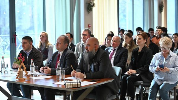 Միջբուհական բանավեճի առաջին առաջնությունում Միջբուհական բանավեճի առաջին առաջնությունում - Sputnik Արմենիա