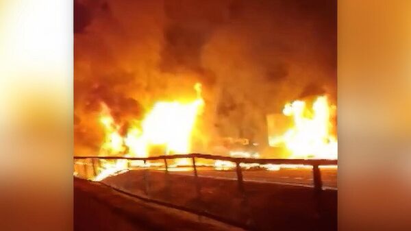 На юго-западе Индии столкнулись грузовик и автобус - Sputnik Армения