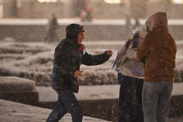 Ոչ մի հետիոտն «չի խուսափել» ձյան տեղումներից: - Sputnik Արմենիա