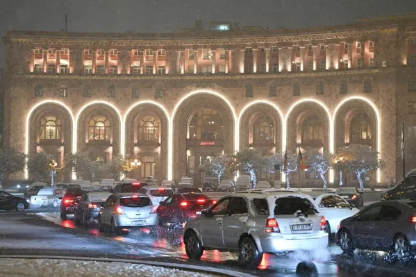 Ձյուն, լուսավորություն և Ձմեռ պապ. ավելի լավ ի՞նչ կարող է լինել։ - Sputnik Արմենիա