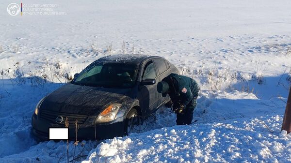 Փրկարարներն արգելափակումից դուրս են բերել 29 ավտոմեքենա - Sputnik Արմենիա