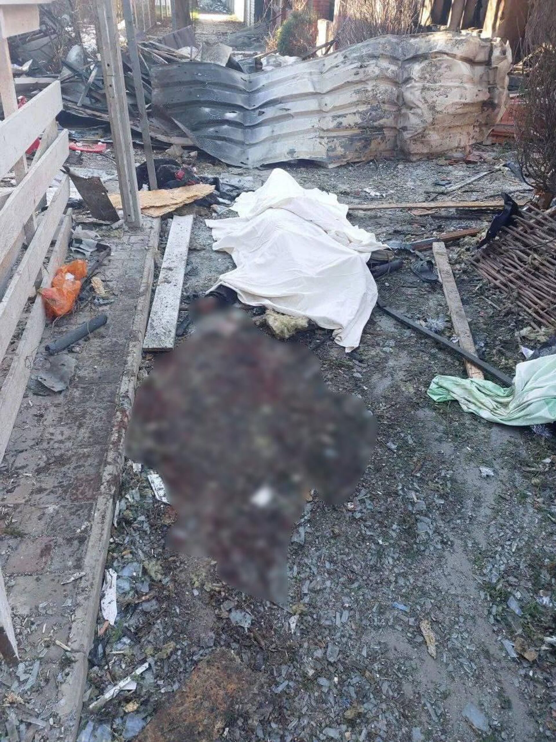 Последствия атаки украинских БПЛА в Хорлах (1 января 2026). Херсонская область - Sputnik Армения, 1920, 01.01.2026