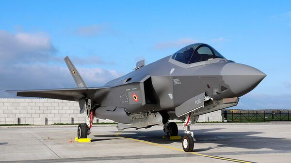 Истребитель F-35A Lightning II на взлетно-посадочной полосе авиабазы ​​Флоренн (13 октября 2025). Бельгия - Sputnik Армения