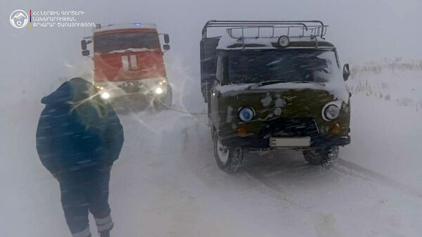 Երկու օրում արգելափակումից դուրս է բերվել  145 տրանսպորտային միջոց. ՆԳՆ - Sputnik Արմենիա