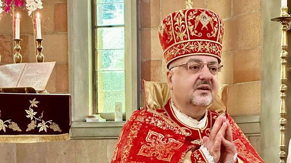 Викарий Швейцарской епархии ААЦ Гусан Алджанян - Sputnik Армения