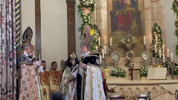 Гарегин II проводит рождественскую литургию в Первопрестольном Эчмиадзине - Sputnik Армения