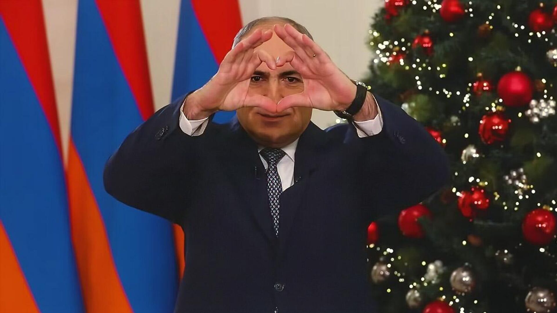 Кадр из новогоднего обращения премьер-министра Никола Пашиняна (31 декабря 2025). Еревaн - Sputnik Армения, 1920, 06.01.2026