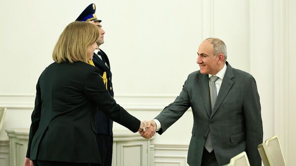 Նիկոլ Փաշինյանը հրաժեշտի հանդիպում է ունեցել ՀՀ–ում ԱՄՆ դեսպանի հետ - Sputnik Արմենիա